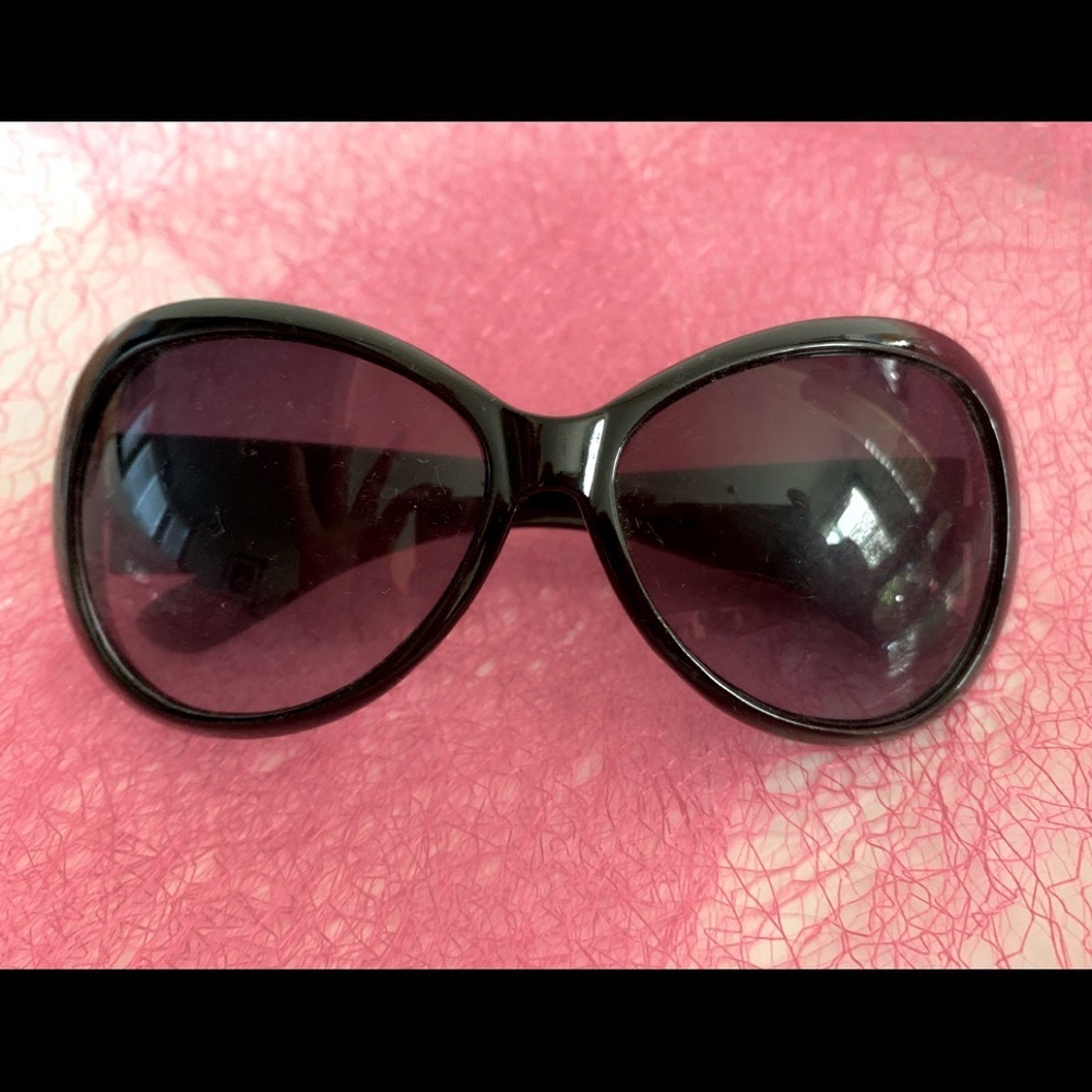 Black sunglasses Zoe Jayne